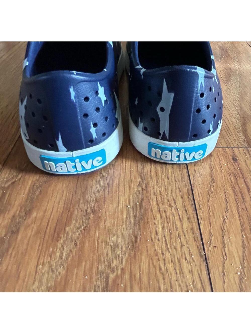 NATIVE Shoes Slip On Unisex Navy and White Star Sneakers | Mens 6 / Women’s 8 - Picture 4 of 8